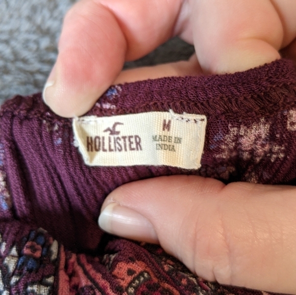 Hollister Burgundy Floral Peasant Top Off Shoulder - Picture 3 of 6